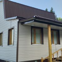 отделка дачного дома сайдингом
